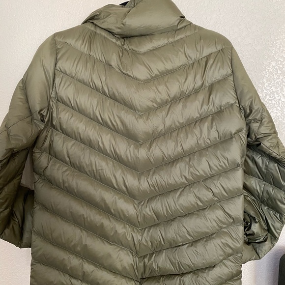 Patagonia Green Bomber Jacket • Fits Medium - Picture 2 of 7